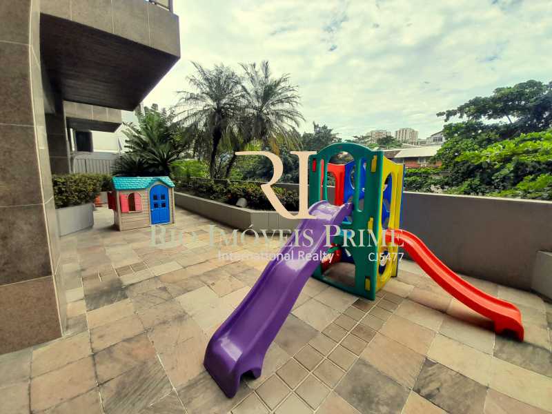 PLAYGROUND - 10