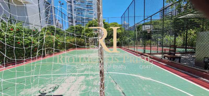 QUADRA DE ESPORTES. - 7