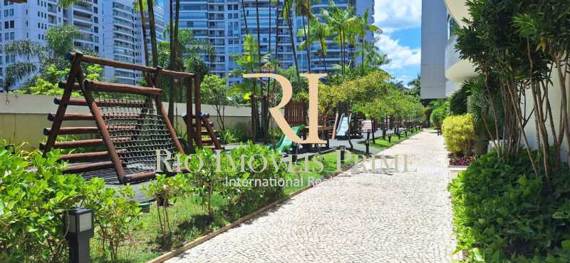 PARQUINHO EXTERNO. - 23