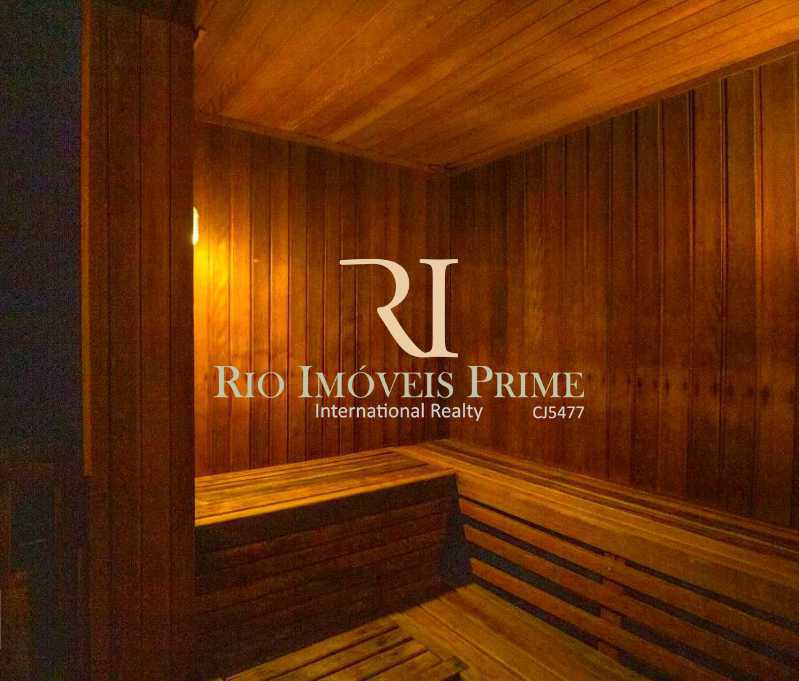 8 SAUNA - 8