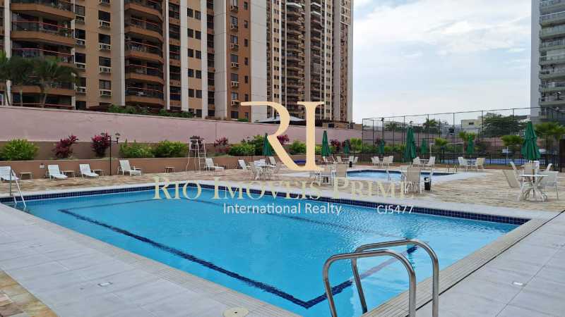 PISCINA. - 1