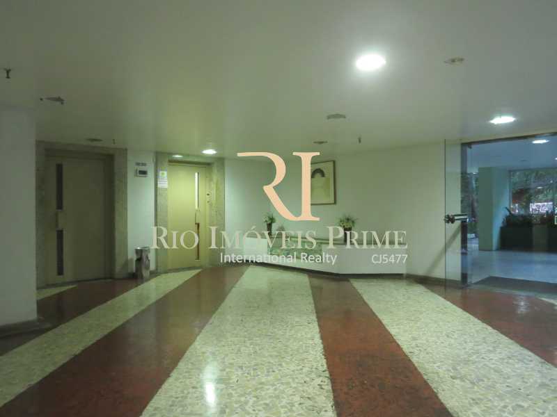 HALL ELEVADORES - 21