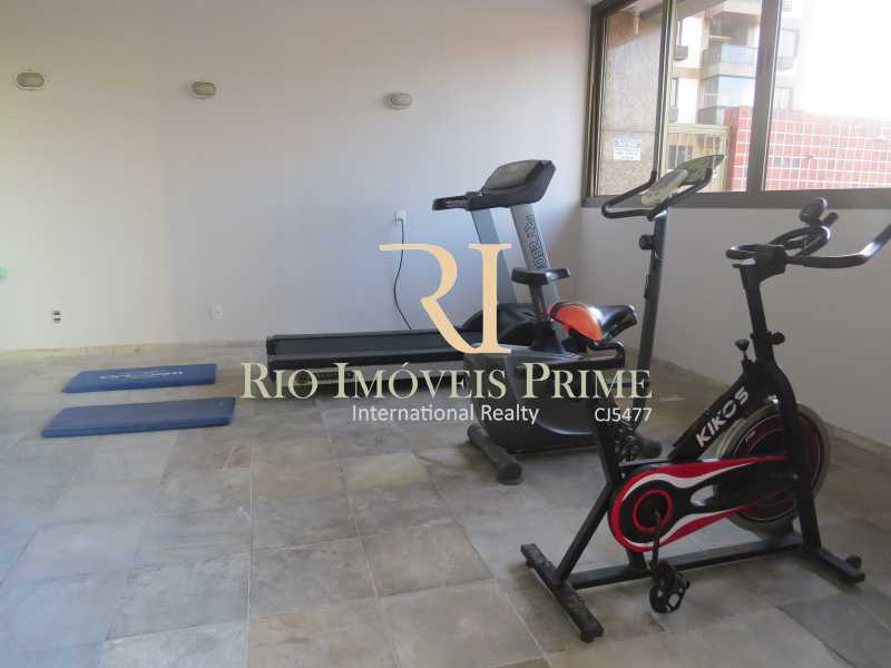 33 SALA DE GINÁSTICA - 5