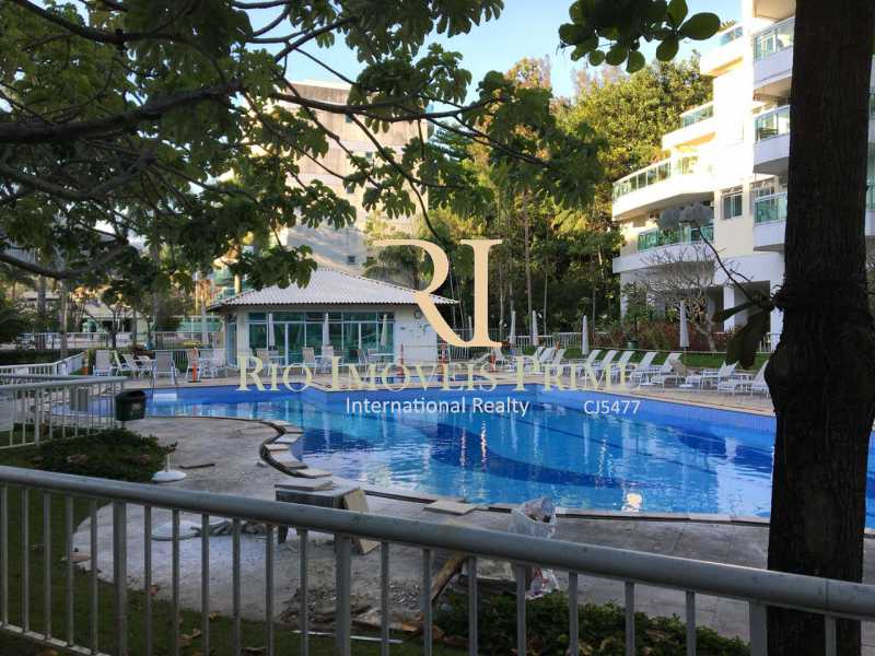 PISCINA. - 1