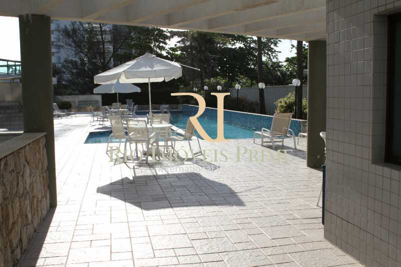 ÁREA DA PISCINA. - 10