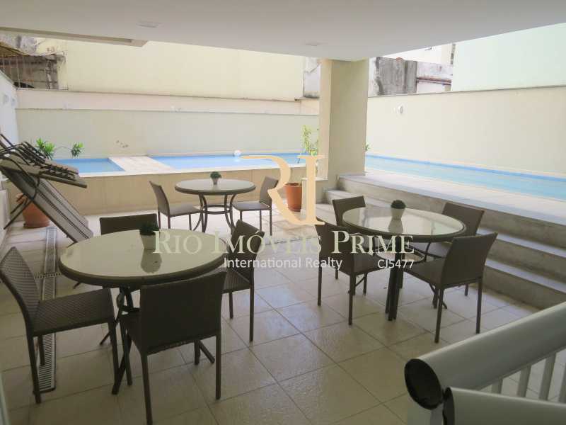 ESPAÇO DA PISCINA - 4