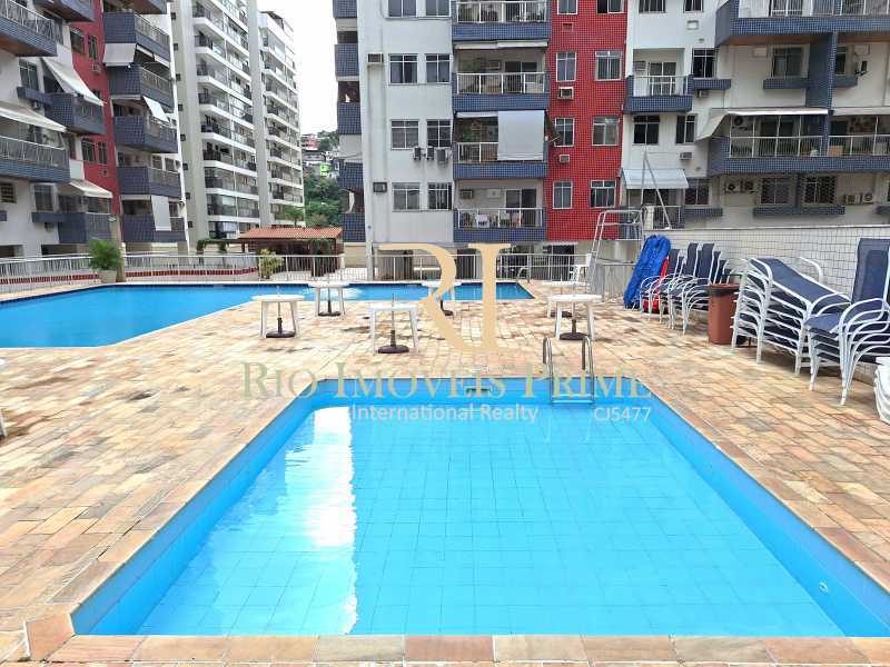 ÁREA DAS PISCINAS - 2
