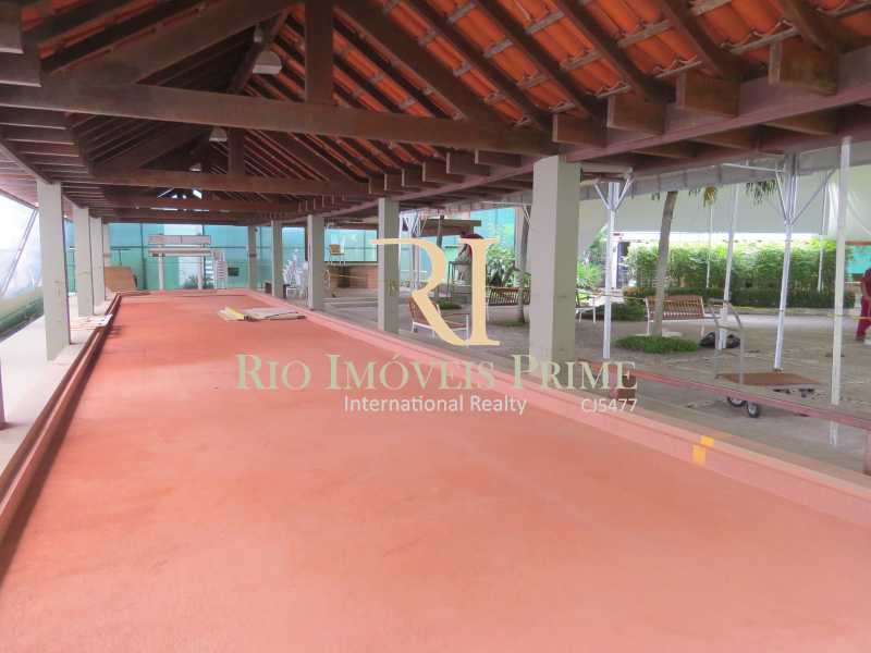 PISTA DE BOCHA - 12