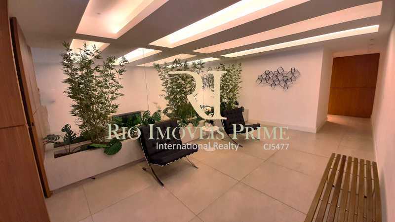 HALL ELEVADORES - 23