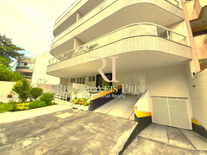 ENTRADA DO PRÉDIO - 23