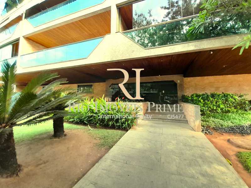 ENTRADA PRÉDIO - 27