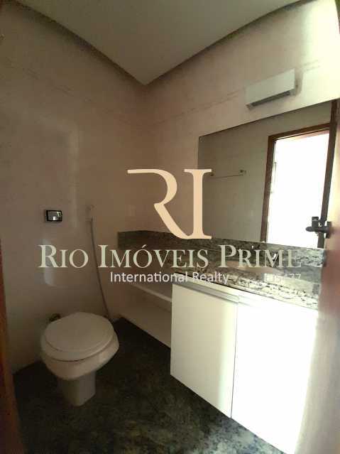 BANHEIRO SOCIAL - 13