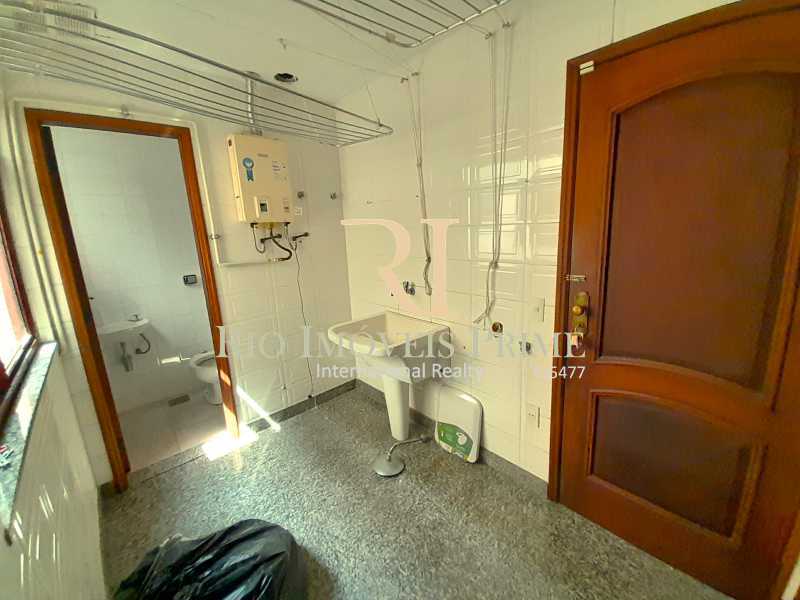 ÁREA DE SERVIÇO - 17