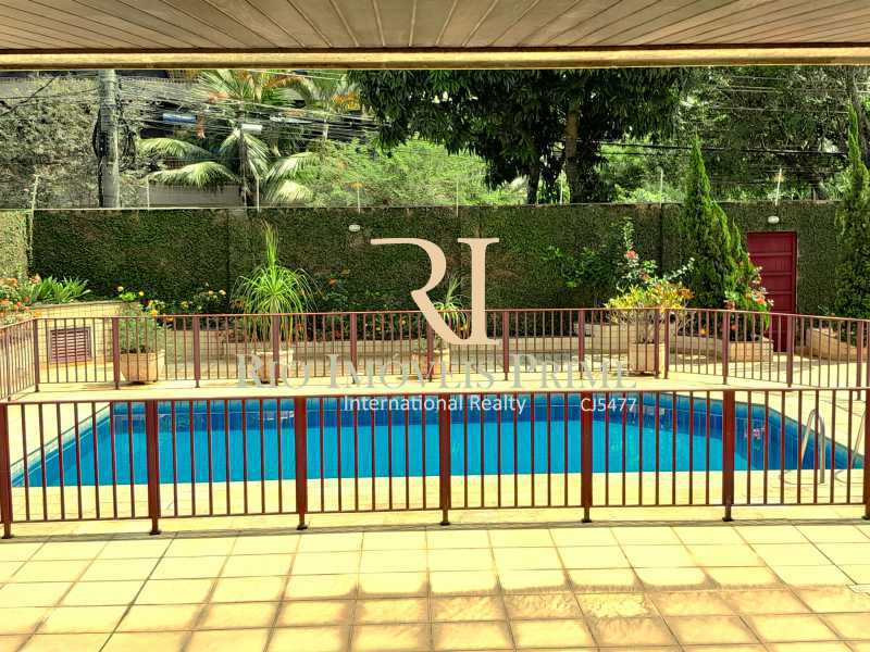 PISCINA CONDOMÍNIO - 19