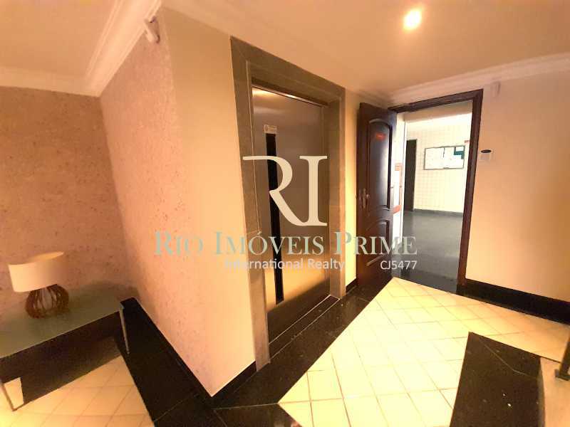 HALL ELEVADORES - 26