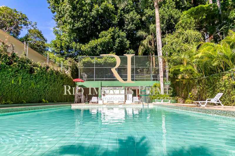 1 piscina - 1