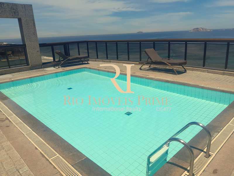 PISCINA CONDOMÍNIO - 16