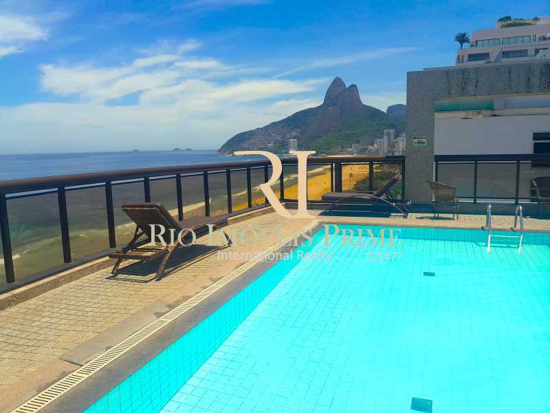 PISCINA CONDOMÍNIO - 28