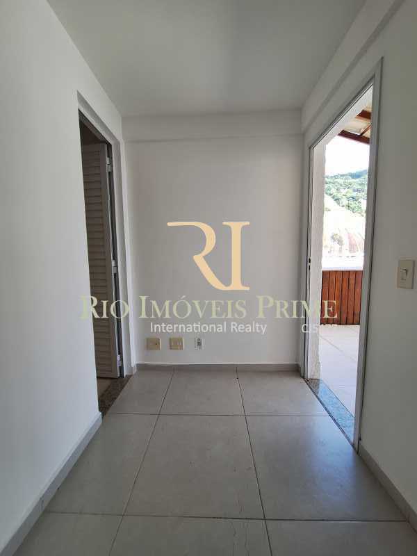 12 HALL TERRAÇO - 12