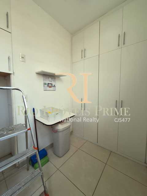 QUARTO DE SERVIÇO - 12