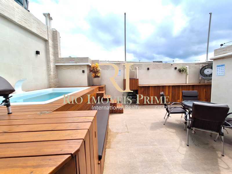 PISCINA CONDOMÍNIO - 20