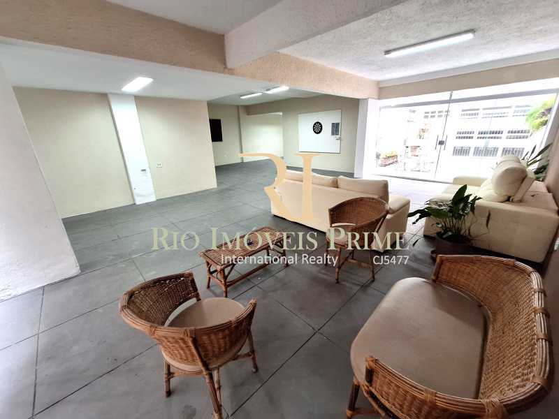 LOUNGE - 26