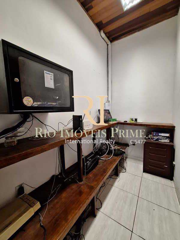 SALA 4 - 12