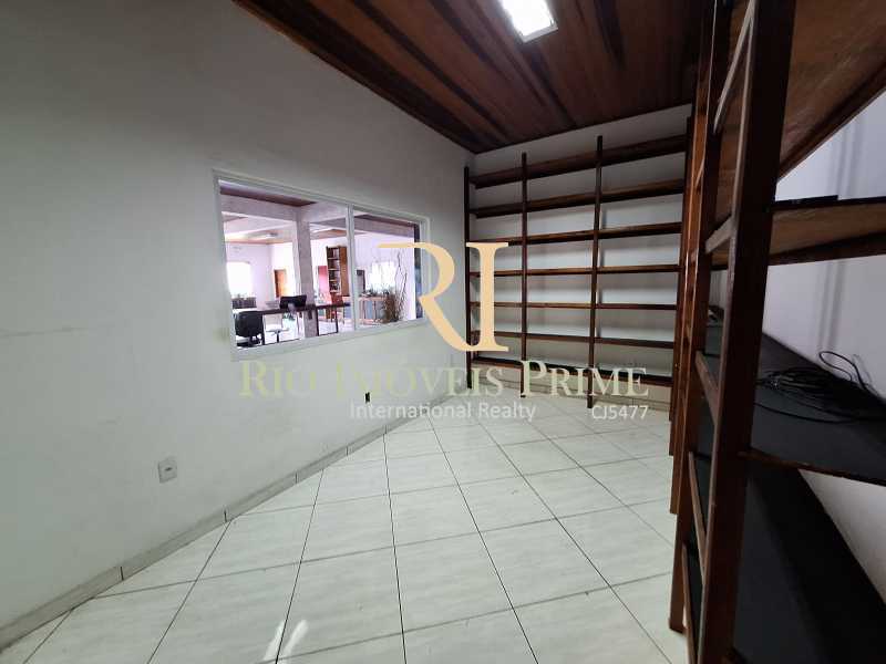 SALA 7 - 15