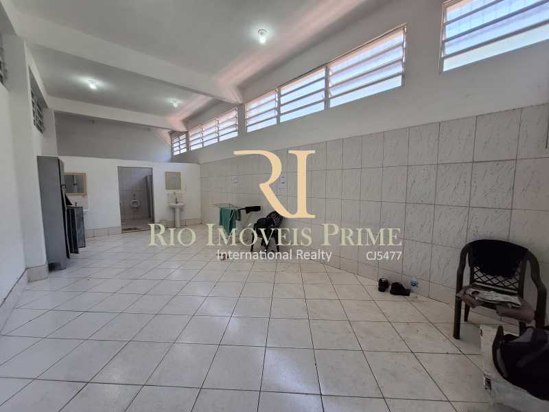 VESTIÁRIO MASCULINO - 25