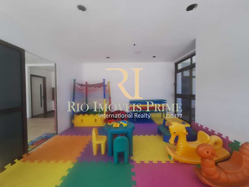 BRINQUEDOTECA - 24
