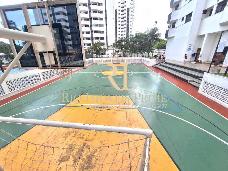 QUADRA DE ESPORTES - 25