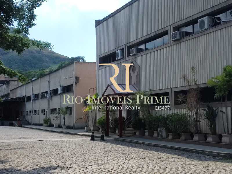 ÁREA EXTERNA. - 4
