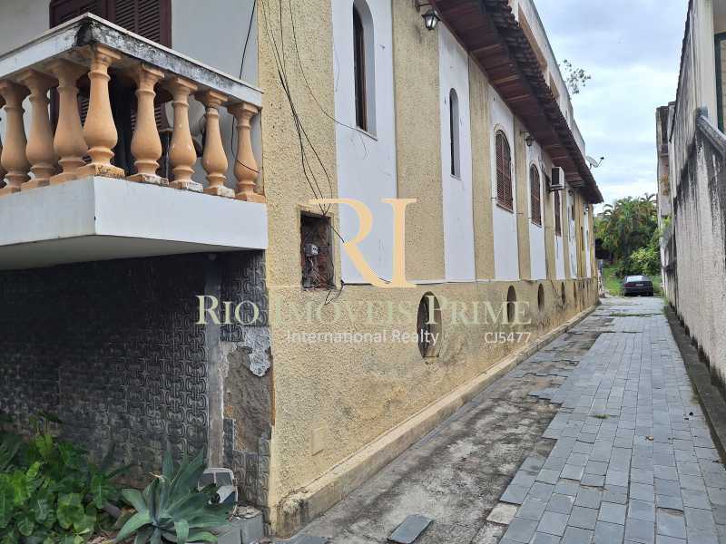 LATERAL DA CASA - 2