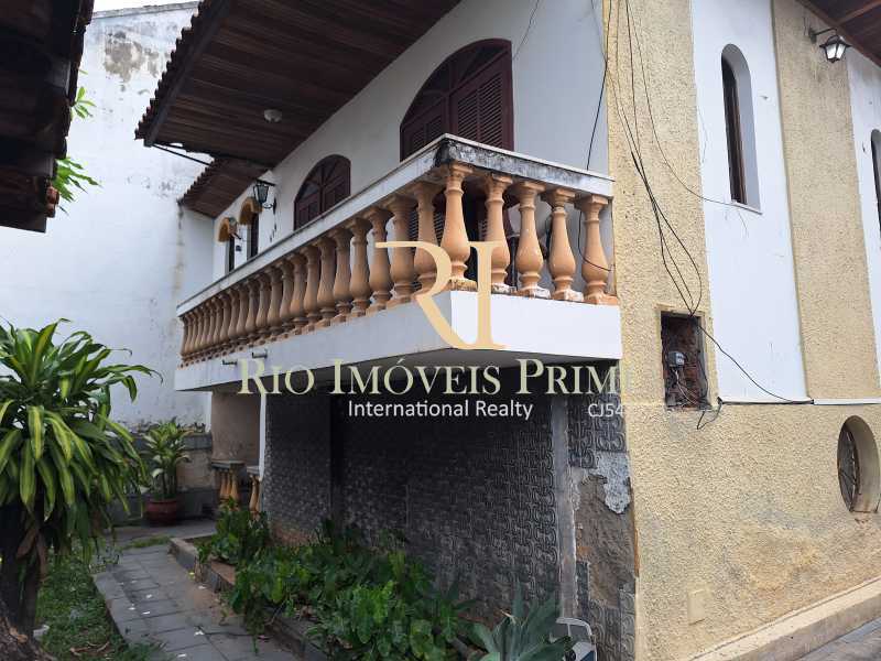 FUNDOS DA CASA - 3