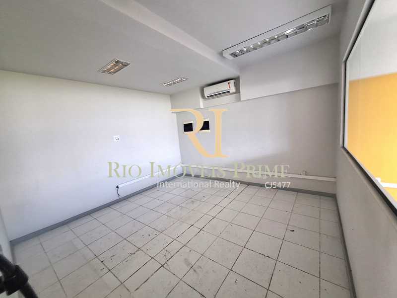 SALA4 - 16