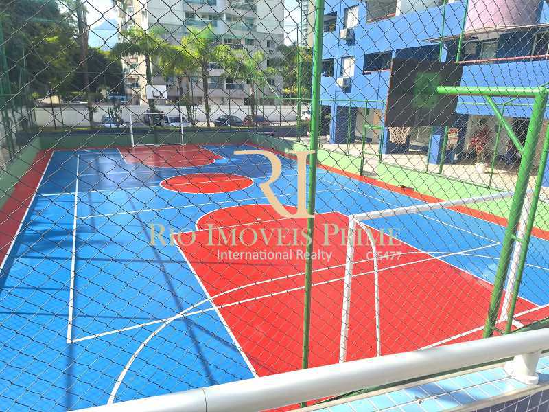 QUADRA DE ESPORTES - 24
