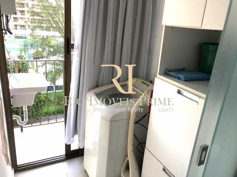 ÁREA DE SERVIÇO. - 14