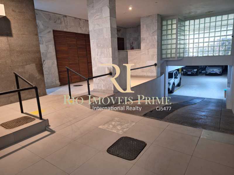 Conheça ACESSO DEFICIENTES do imóvel - Copacabana, 3 quartos, 2 suítes, vista lateral mar - RPAP30277 - 29 ACESSO DEFICIENTES - 29