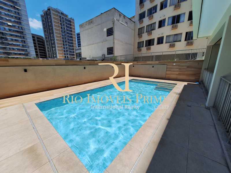 Conheça PISCINA do imóvel - Omni 2, flat em Botafogo - RPFL20060 - 22 PISCINA - 22