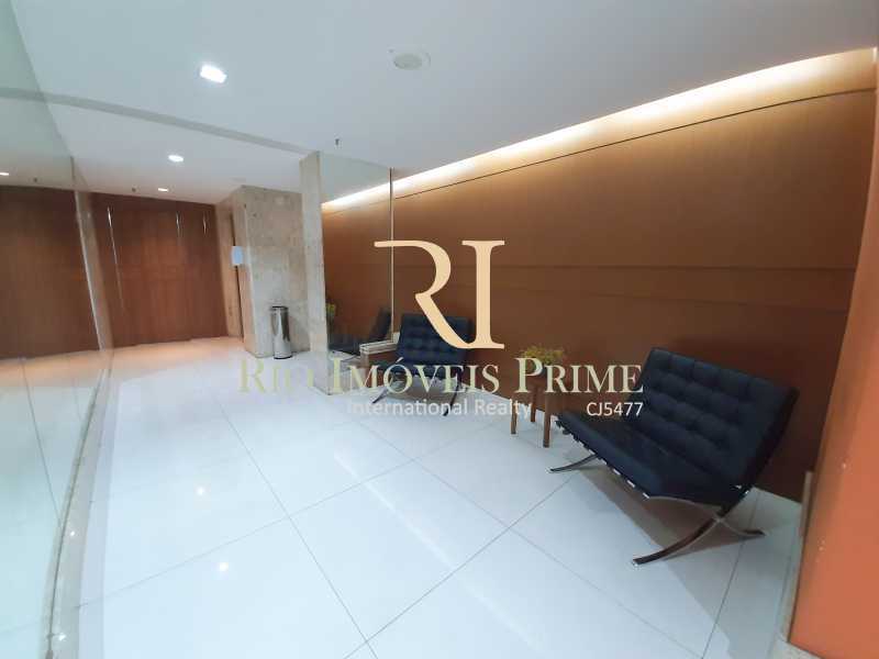 Conheça HALL ELEVADORES do imóvel - Omni 2, flat em Botafogo - RPFL20060 - 27 HALL ELEVADORES - 27