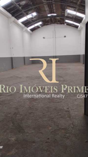 6 PÁTIO COBERTO. - 6