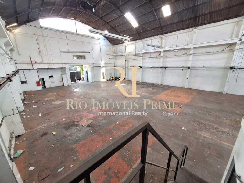 VISTA ESCADA PAV2. - 8