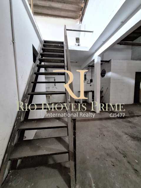 ACESSO TERRAÇO. - 18