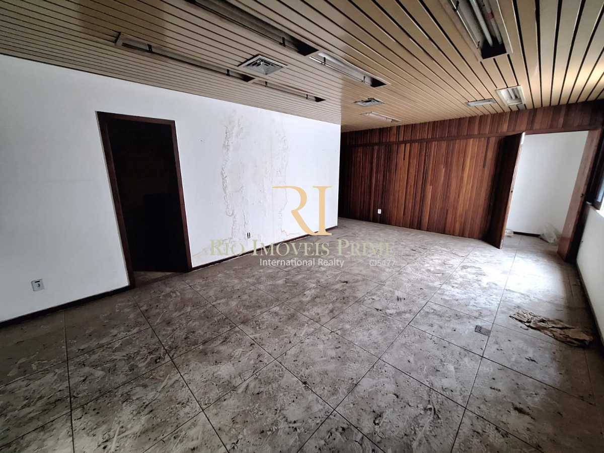 Conheça SALAS. do imóvel - GALPÃO / SÃO CRISTÓVÃO / 2.321M² - RPGA00040 - 16 SALAS. - 16