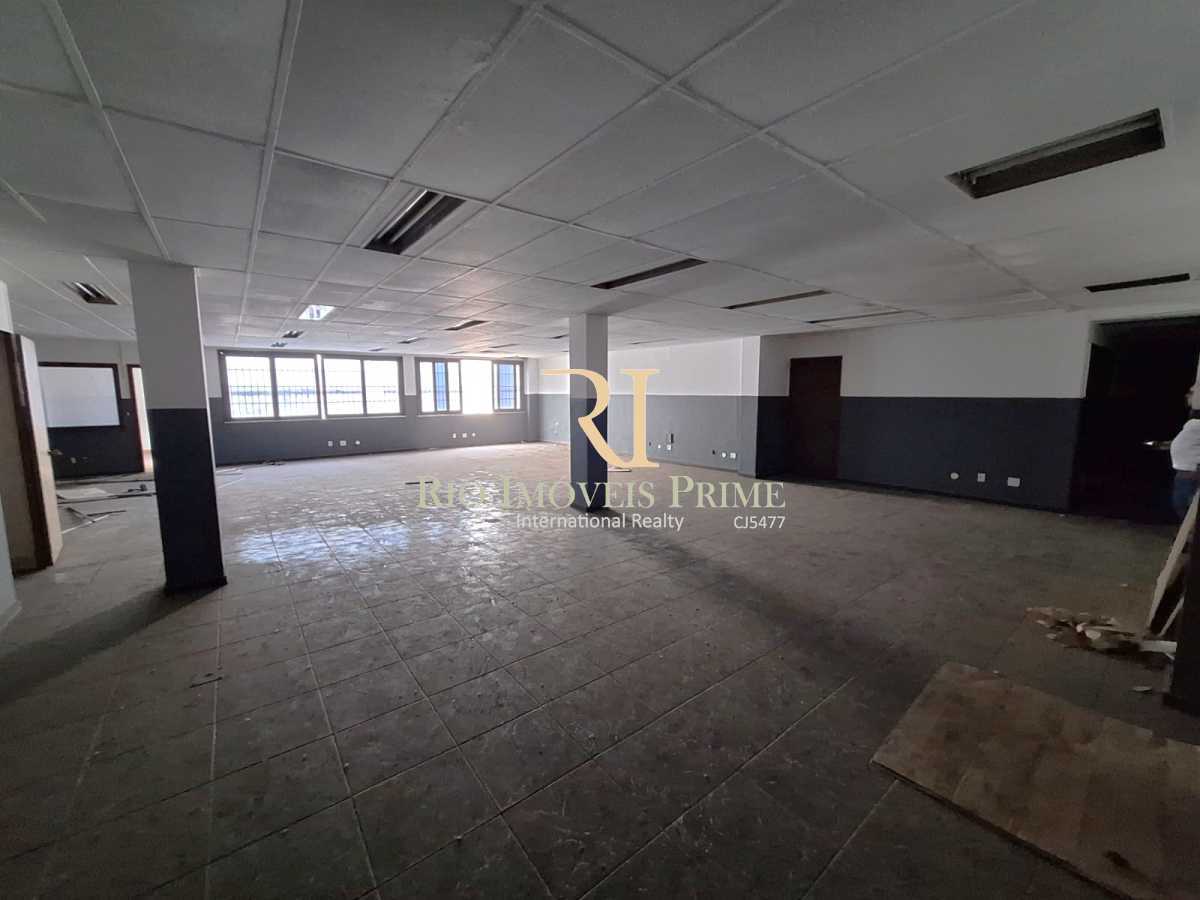 Conheça SALÕES. do imóvel - GALPÃO / SÃO CRISTÓVÃO / 2.321M² - RPGA00040 - 30 SALÕES. - 30