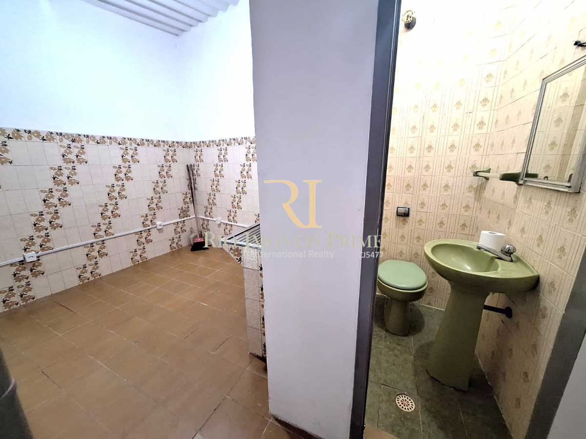 BANHEIRO DE SERVIÇO. - 12