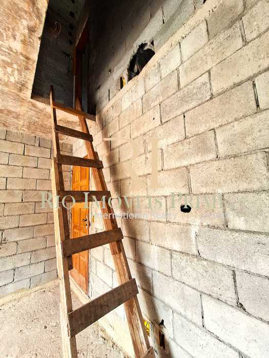 ESCADA ACESSO SEGUNDO ANDAR - 4