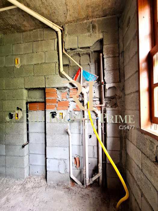 ÁREA DE SERVIÇO  - 13