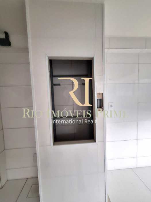 Conheça ELEVADOR PEQ CARGA. do imóvel - Jardim Oceânico / loja comercial - RPLJ00014 - 10 ELEVADOR PEQ CARGA. - 10