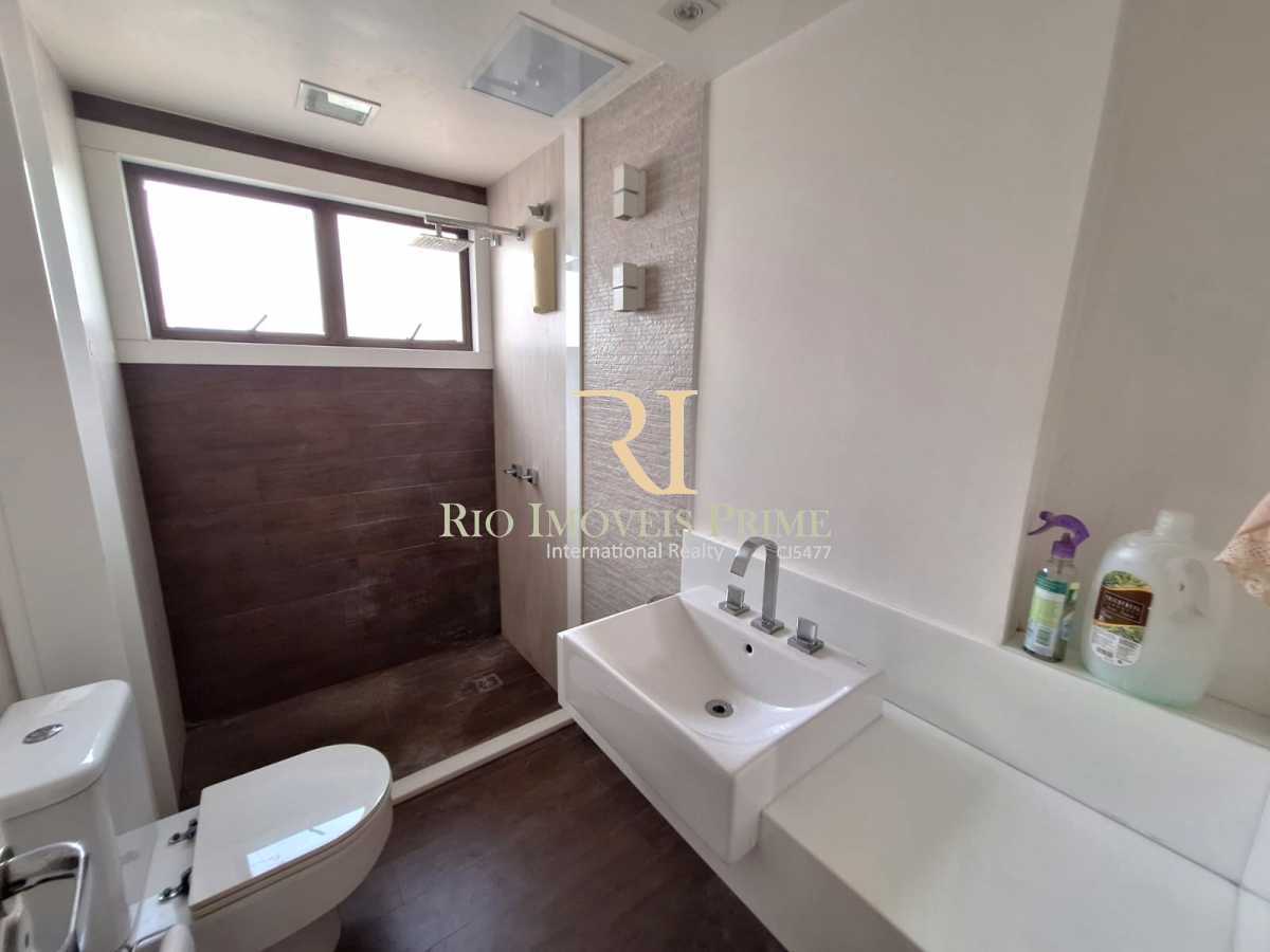 BANHEIRO SUÍTE. - 8